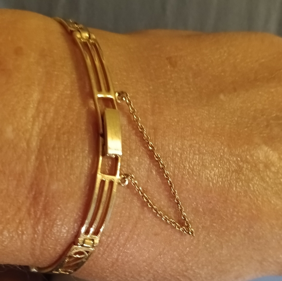 Gorgeous Australian Crystal Bracelet - Picture 6 of 10